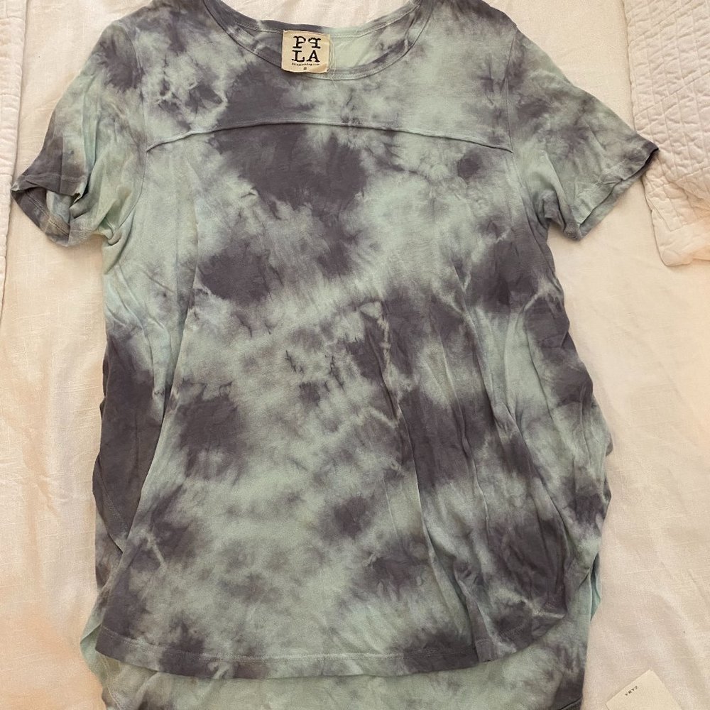 Blue tie dye top
